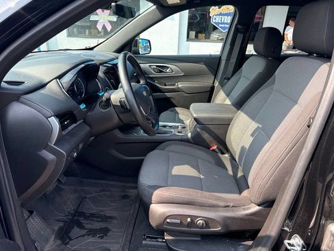 Used 2023 Chevrolet Traverse LT w/ Rear Camera Mirror Package AWD/4WD image 18