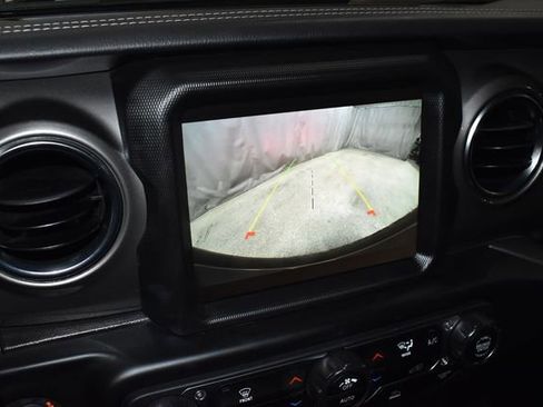 Used 2023 Jeep Wrangler Sahara image 14