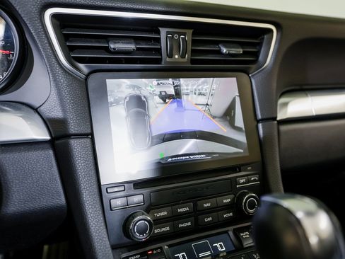 Used 2017 Porsche 911 Carrera 4 image 18