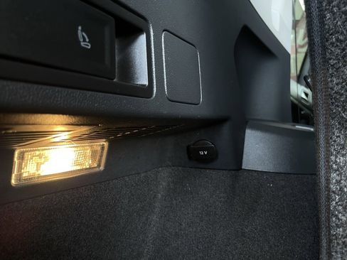 Used 2019 Volkswagen Tiguan SEL image 19