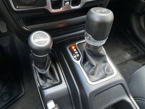 Used 2021 Jeep Wrangler Unlimited Sport image 31