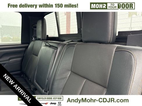 Used 2019 Nissan Titan SL w/ Midnight Edition image 23