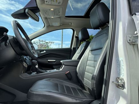Used 2017 Ford Escape Titanium w/ Equipment Group 301A AWD/4WD image 11
