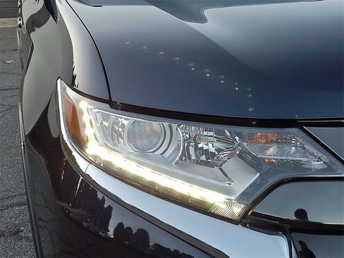 Used 2020 Mitsubishi Outlander SEL image 9