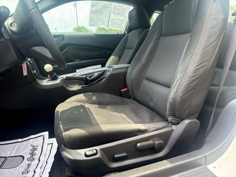 Used 2010 Ford Mustang Coupe image 23