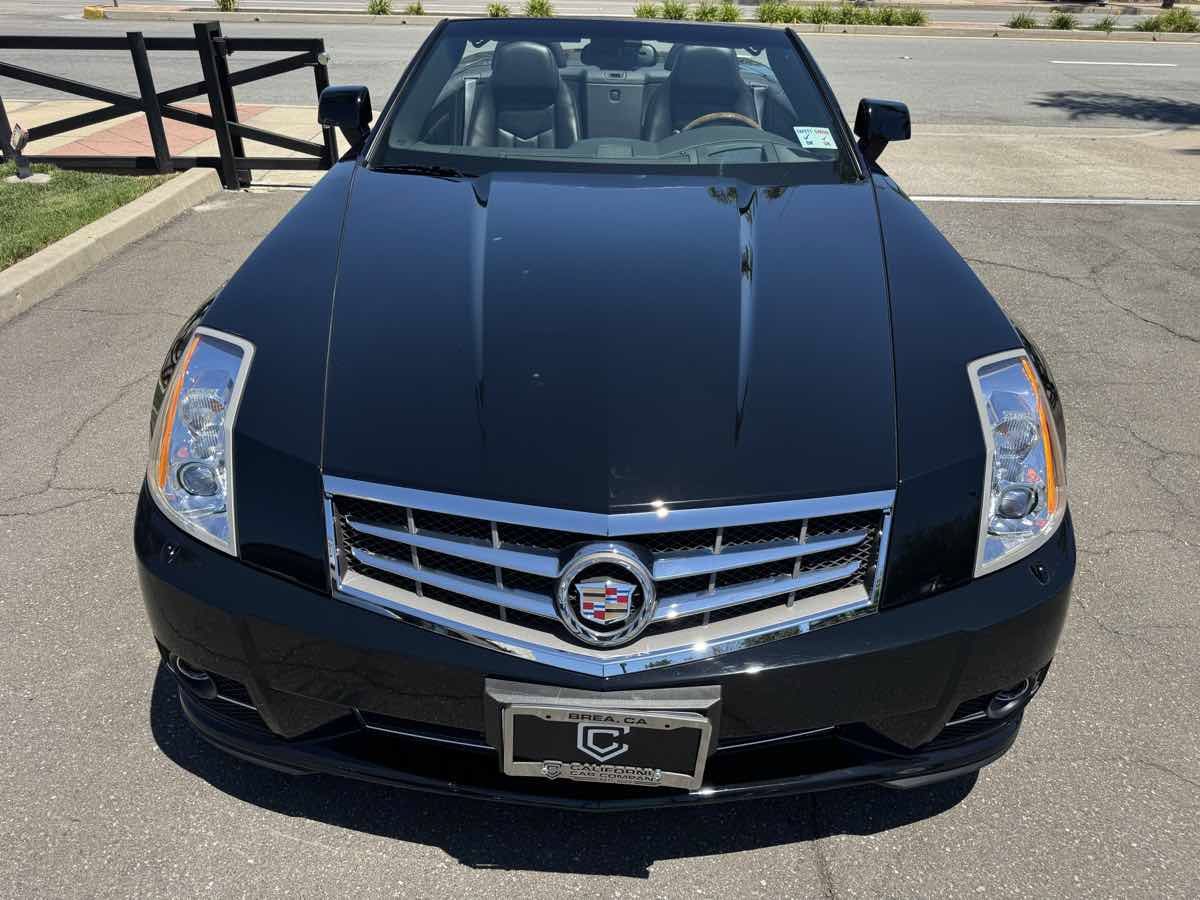 Used 2009 Cadillac XLR RWD image 16