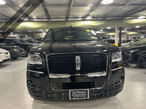 Certified 2022 Lincoln Navigator Reserve w/ Monochromatic Package image 6