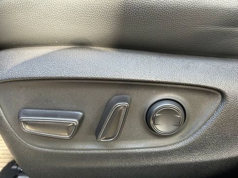 Used 2023 Toyota Highlander XLE FWD image 18