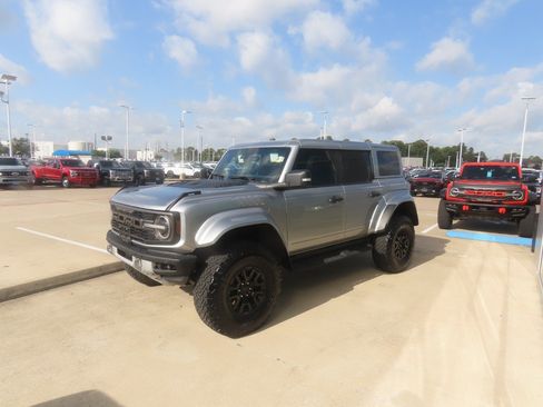 Used 2024 Ford Bronco Raptor AWD/4WD image 2