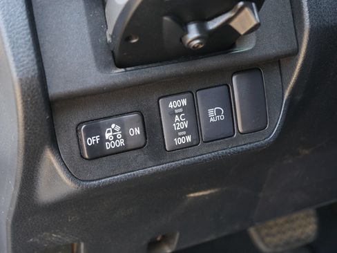 Used 2019 Toyota Tacoma TRD Off-Road AWD/4WD image 12