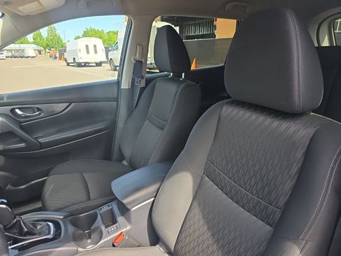 Used 2019 Nissan Rogue SV AWD/4WD image 14