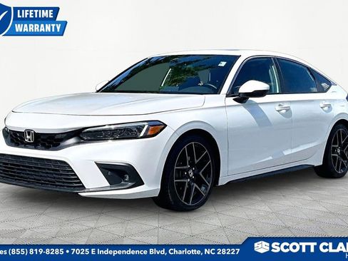 Used 2024 Honda Civic Sport Touring image 3