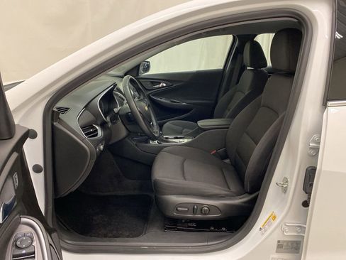 Used 2023 Chevrolet Malibu LT w/ Sport Edition image 13