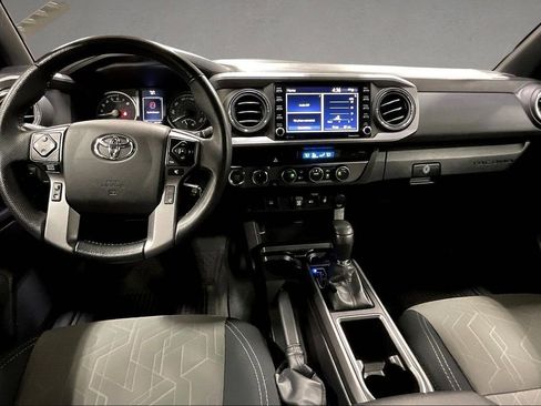 Used 2022 Toyota Tacoma TRD Sport AWD/4WD image 8