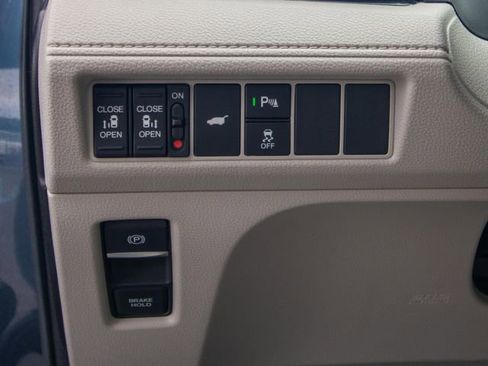 Used 2025 Honda Odyssey Touring image 9
