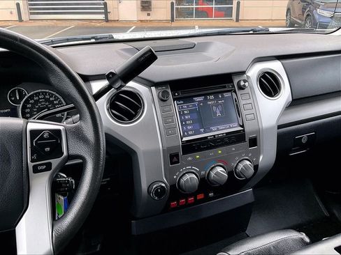 Used 2017 Toyota Tundra SR5 AWD/4WD image 18