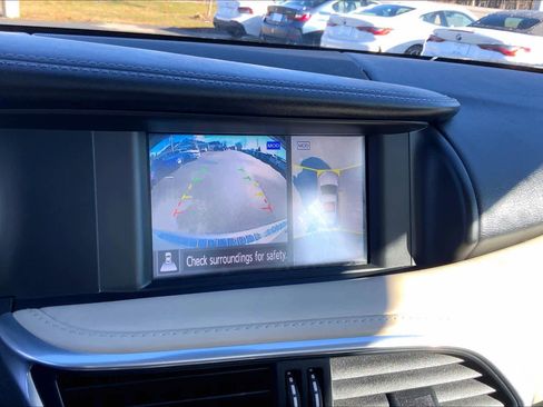 Used 2018 INFINITI QX30 Premium w/ Cargo Package image 29