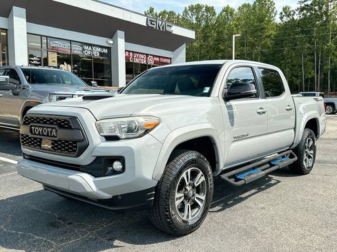 Used 2018 Toyota Tacoma TRD Sport RWD image 1