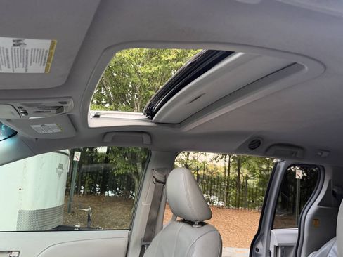 Used 2011 Toyota Sienna XLE w/ XLE Navigation Pkg FWD image 16