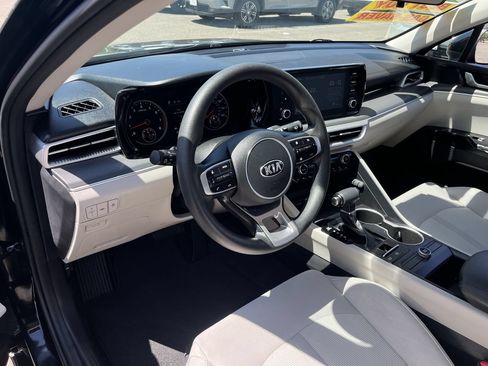 Used 2021 Kia K5 LXS FWD image 9