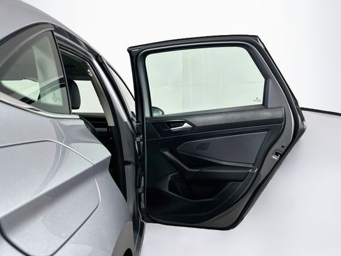 Used 2025 Volkswagen Jetta SE FWD image 29