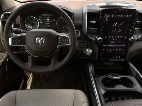Used 2025 RAM 1500 Laramie AWD/4WD image 12