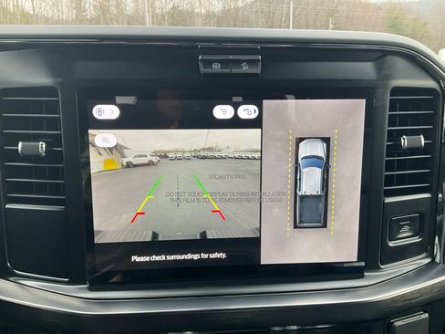 New 2026 Ford F250 Lariat w/ Black Appearance Package image 24