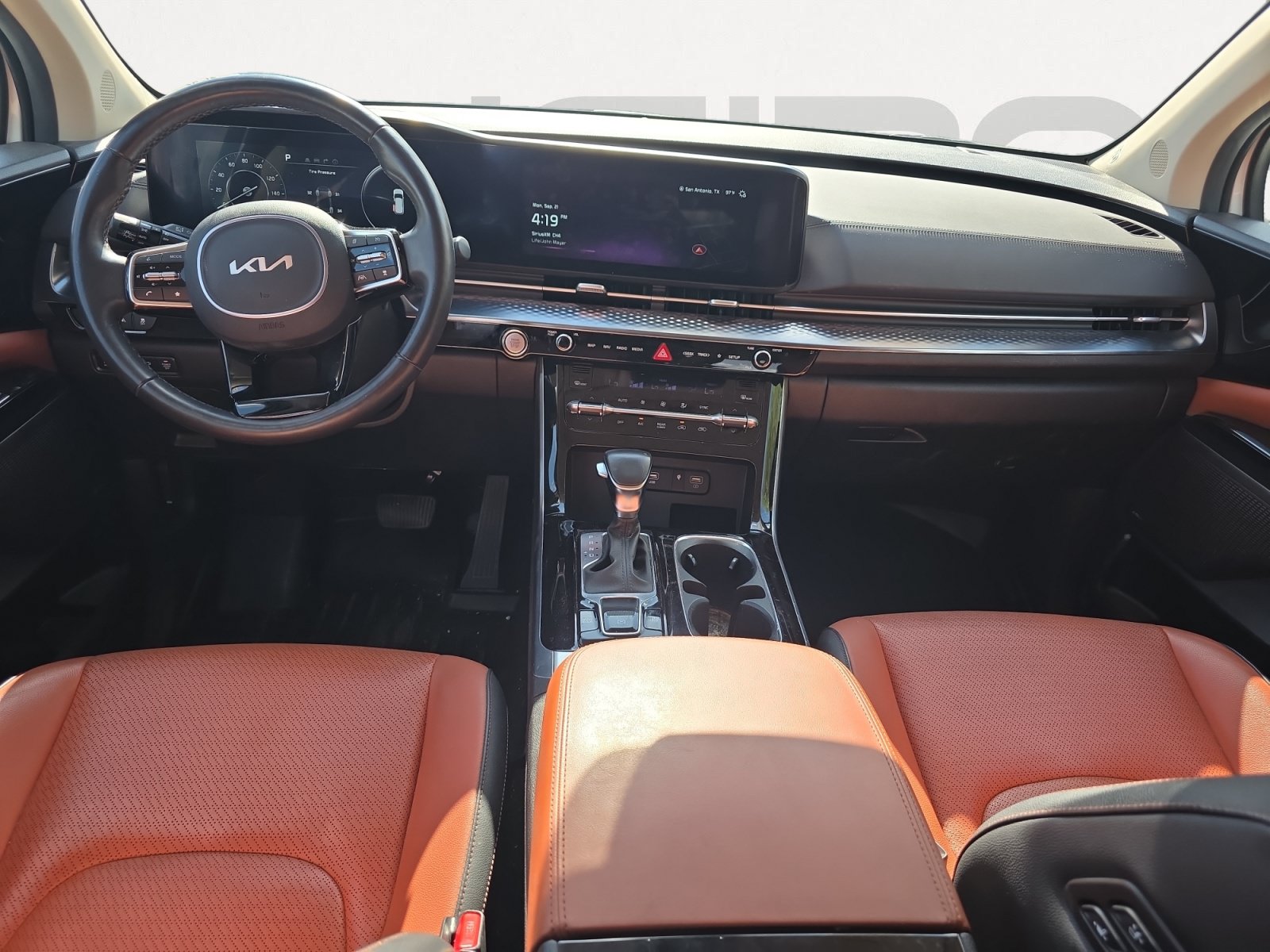 Certified 2024 Kia Carnival SX Prestige FWD image 2