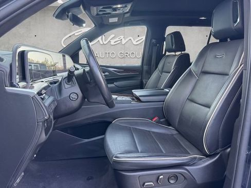 Used 2023 Cadillac Escalade Premium Luxury image 19