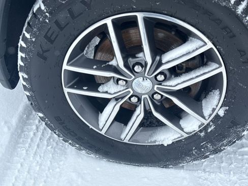 Used 2017 Jeep Grand Cherokee Limited w/ Trailer Tow Group IV image 9