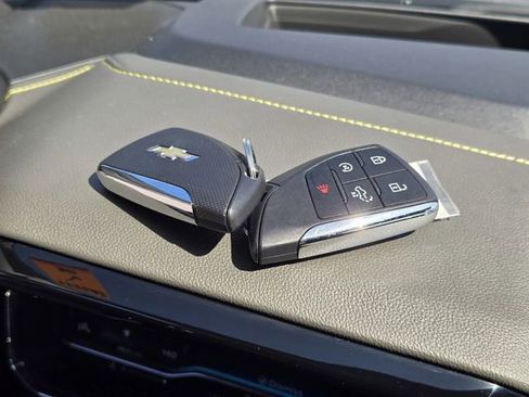 Used 2025 Chevrolet Silverado 1500 ZR2 w/ Technology Package image 19