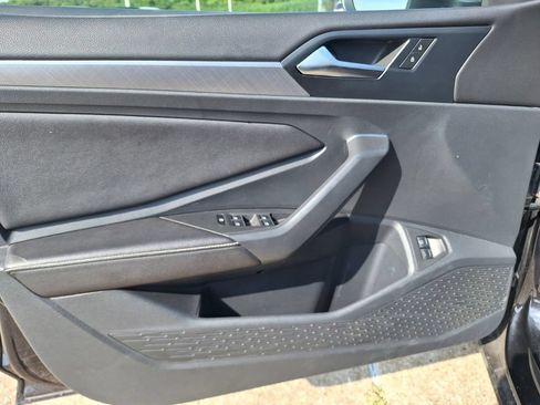 Used 2024 Volkswagen Jetta SE FWD image 27