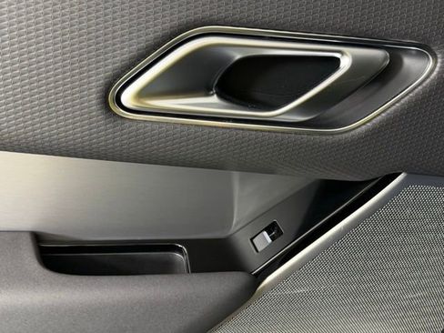 Used 2022 Land Rover Range Rover Velar R-Dynamic S image 24