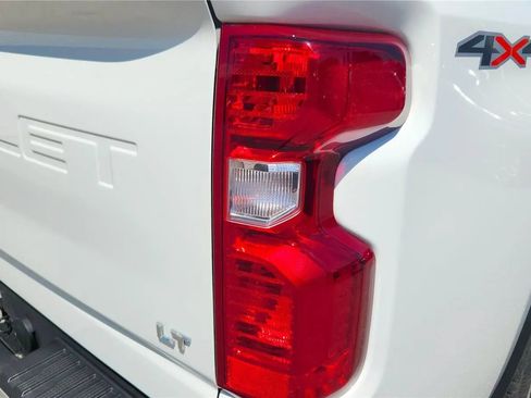 Used 2025 Chevrolet Silverado 2500 LT w/ Convenience Package AWD/4WD image 28