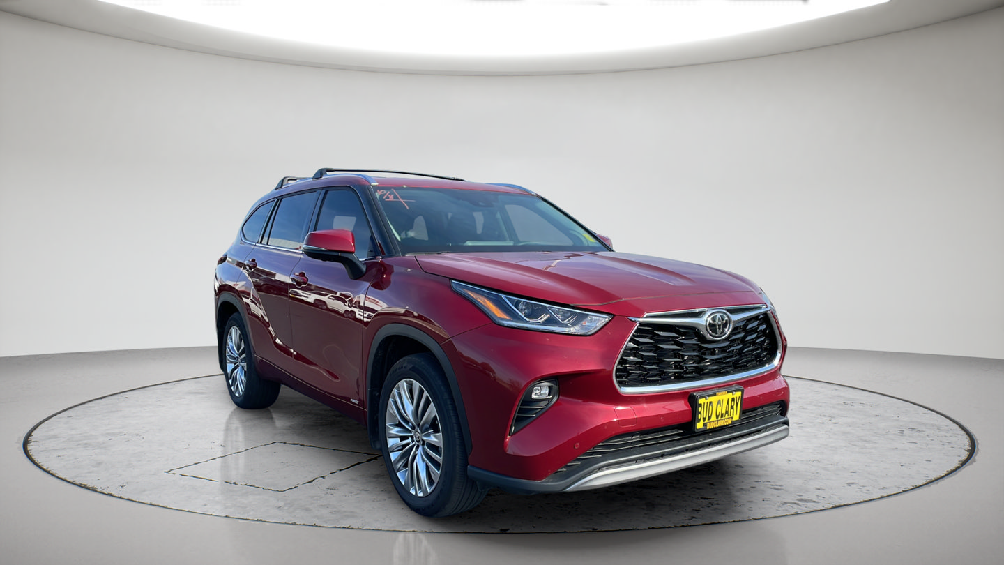 Certified 2026 Toyota Highlander Platinum AWD/4WD image 3