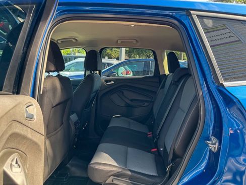 Used 2017 Ford Escape SE AWD/4WD image 16