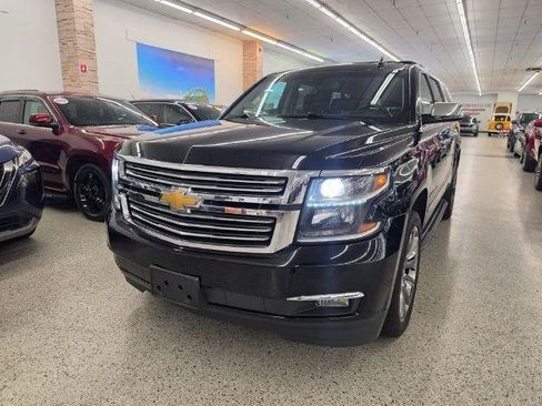 Used 2019 Chevrolet Suburban Premier AWD/4WD image 2