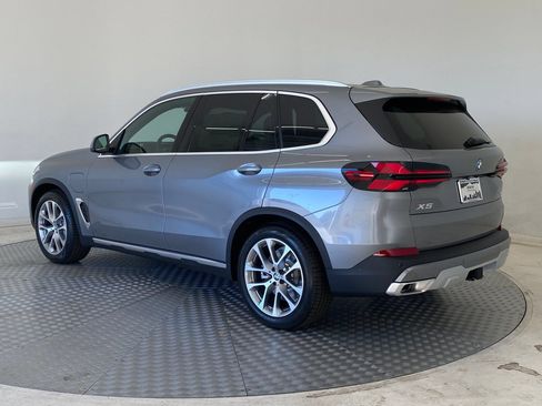 Used 2026 BMW X5 xDrive50e w/ Premium Package AWD/4WD image 3