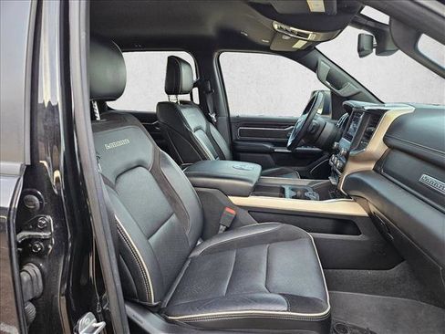 Used 2019 RAM 1500 Laramie w/ Sport Appearance Package AWD/4WD image 17