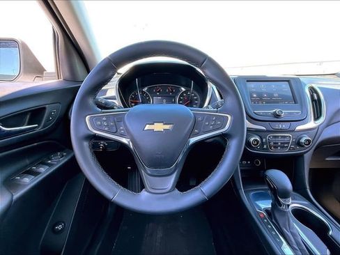 Used 2023 Chevrolet Equinox LT FWD image 17
