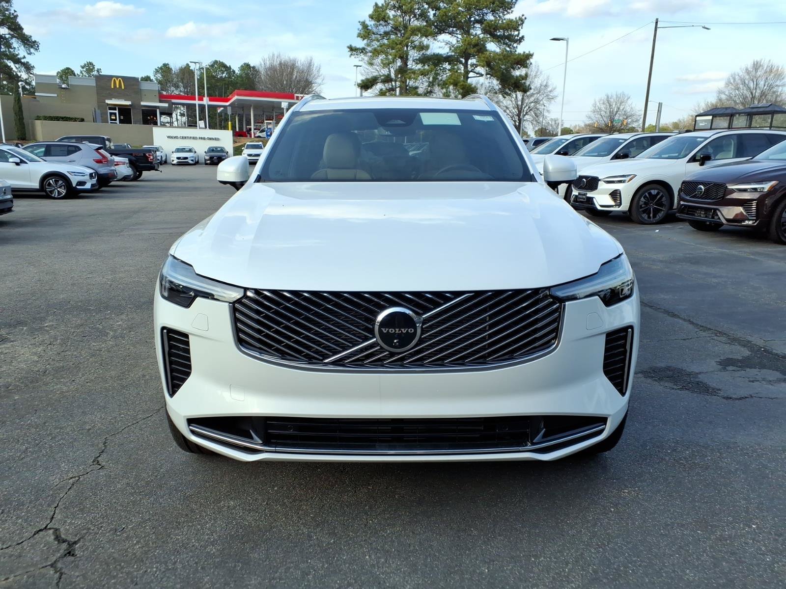 New 2026 Volvo XC90 T8 Plus w/ Protection Package Premier AWD/4WD image 10