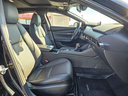 Used 2025 MAZDA MAZDA3 Hatchback w/Premium Plus Pkg image 15