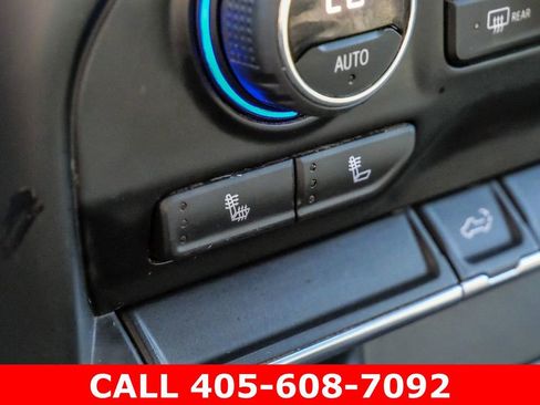 Used 2022 Chevrolet Silverado 2500 LT w/ Convenience Package image 26