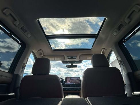 New 2026 Nissan Pathfinder Platinum image 9