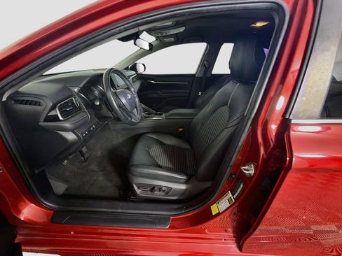 Used 2021 Toyota Camry SE FWD image 13