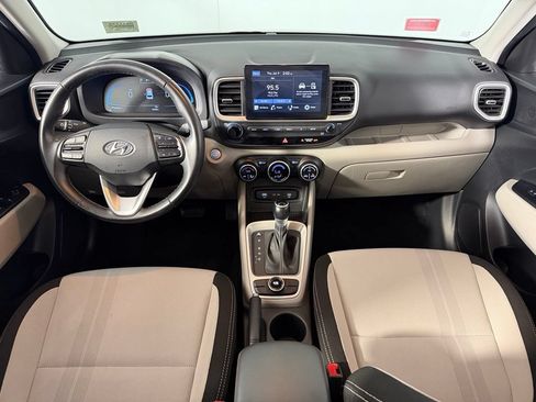 Used 2025 Hyundai Venue SEL FWD image 12