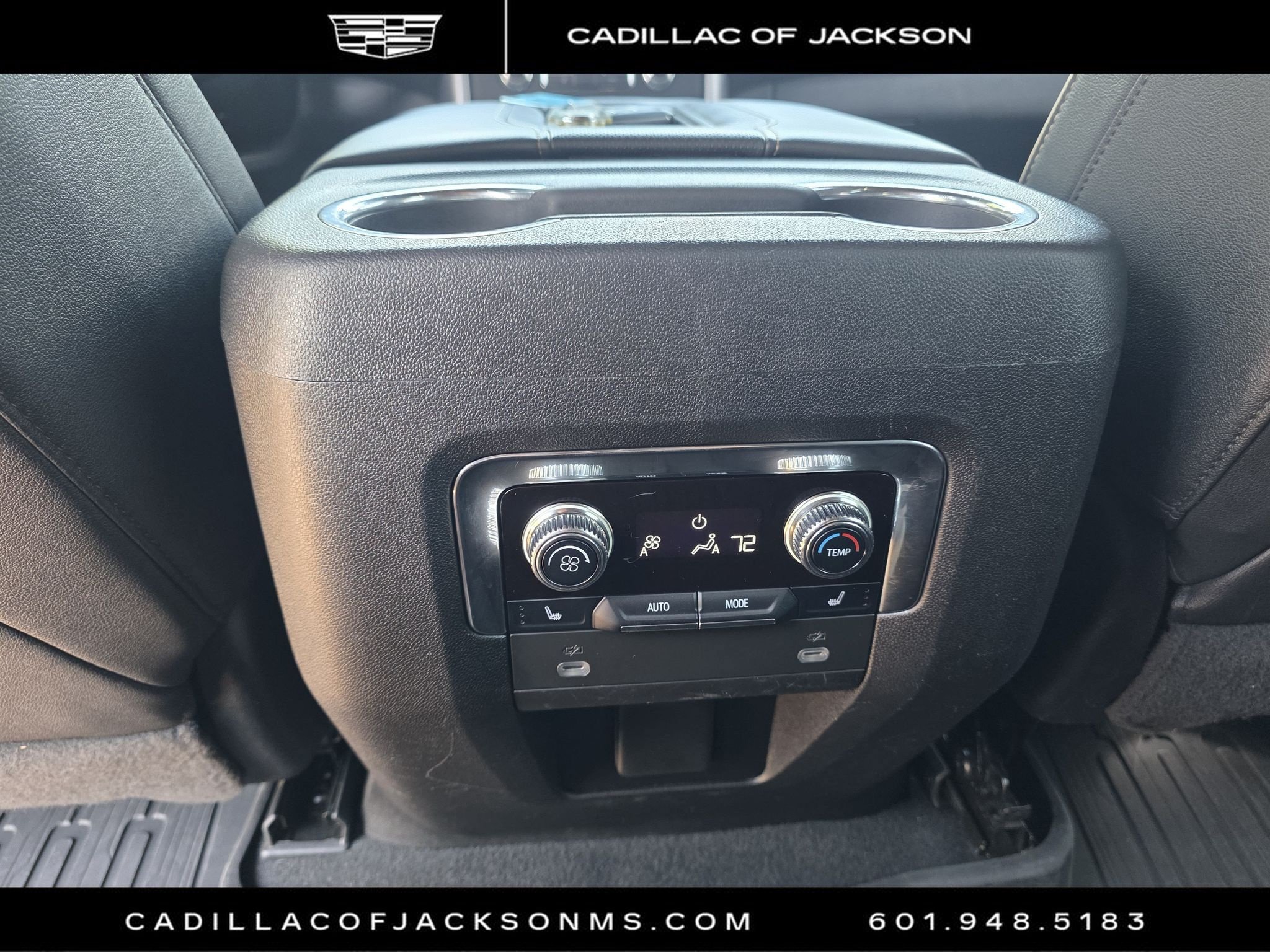 Used 2023 GMC Yukon XL SLT w/ SLT Premium Package RWD image 27
