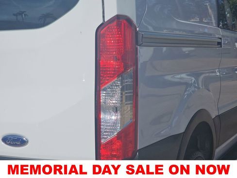 Used 2024 Ford Transit 250 Low Roof w/ Exterior Upgrade Package RWD image 31