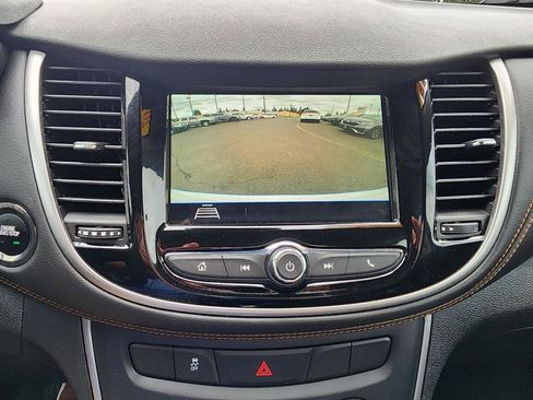 Used 2018 Chevrolet Trax LT w/ Driver Confidence Package FWD image 19