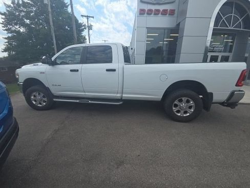 Used 2022 RAM 2500 Big Horn w/ Level C Equiment Group AWD/4WD image 3